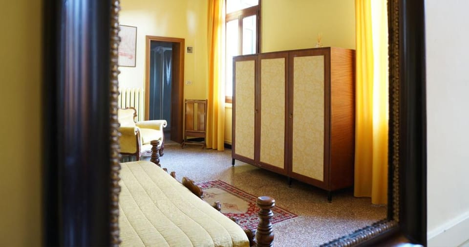 Bedroom, wardrobe