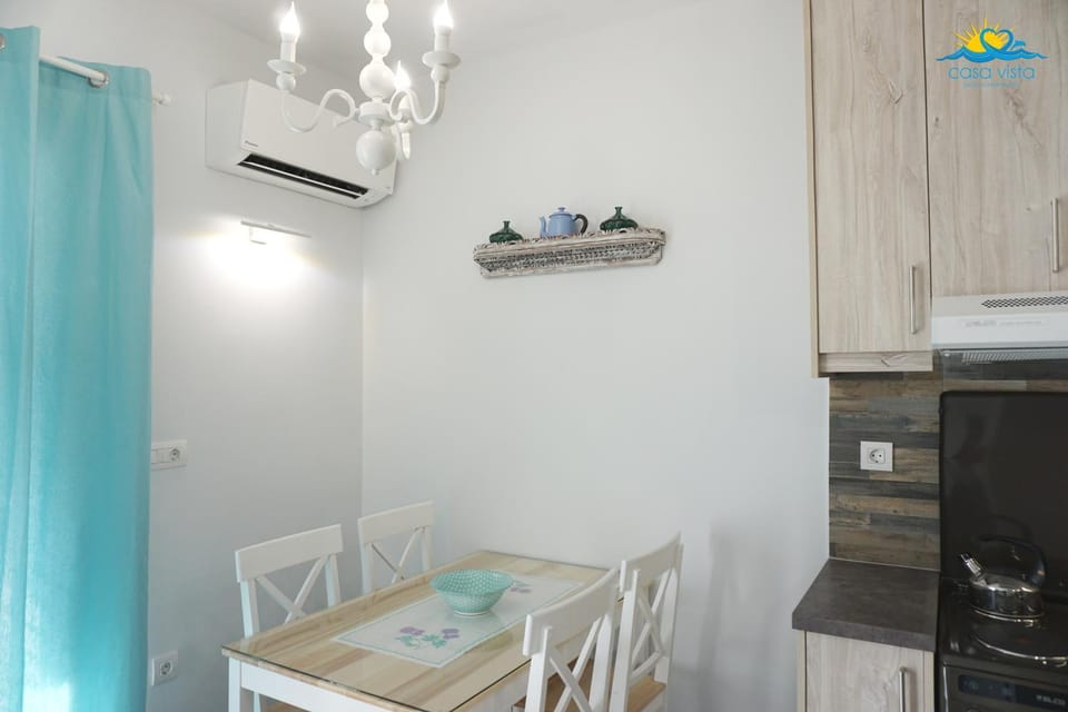 Other, Photo of the whole room, Decorative detail, Dining area