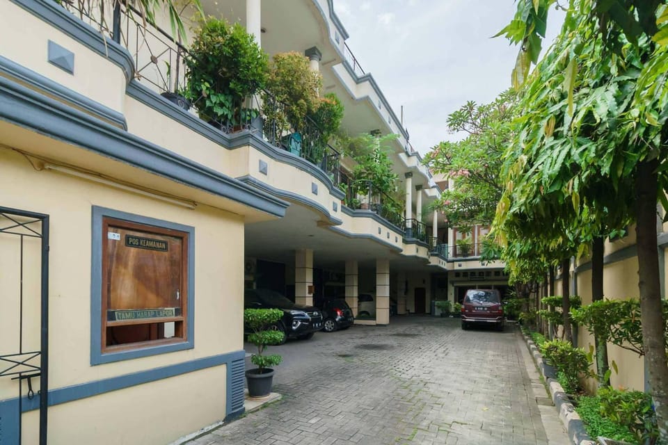 Facade/entrance