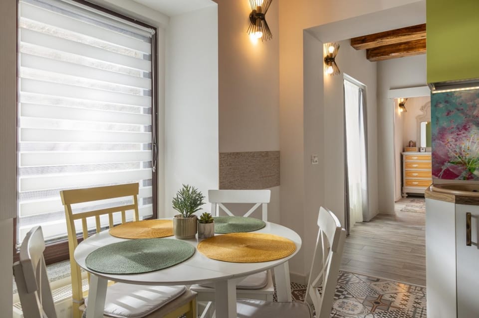 Seek and Hide - Little Julia's Hideaway Apartment in Brasov