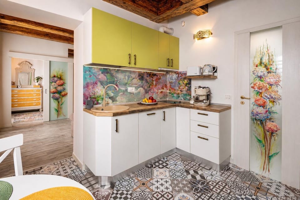 Seek and Hide - Little Julia's Hideaway Apartment in Brasov