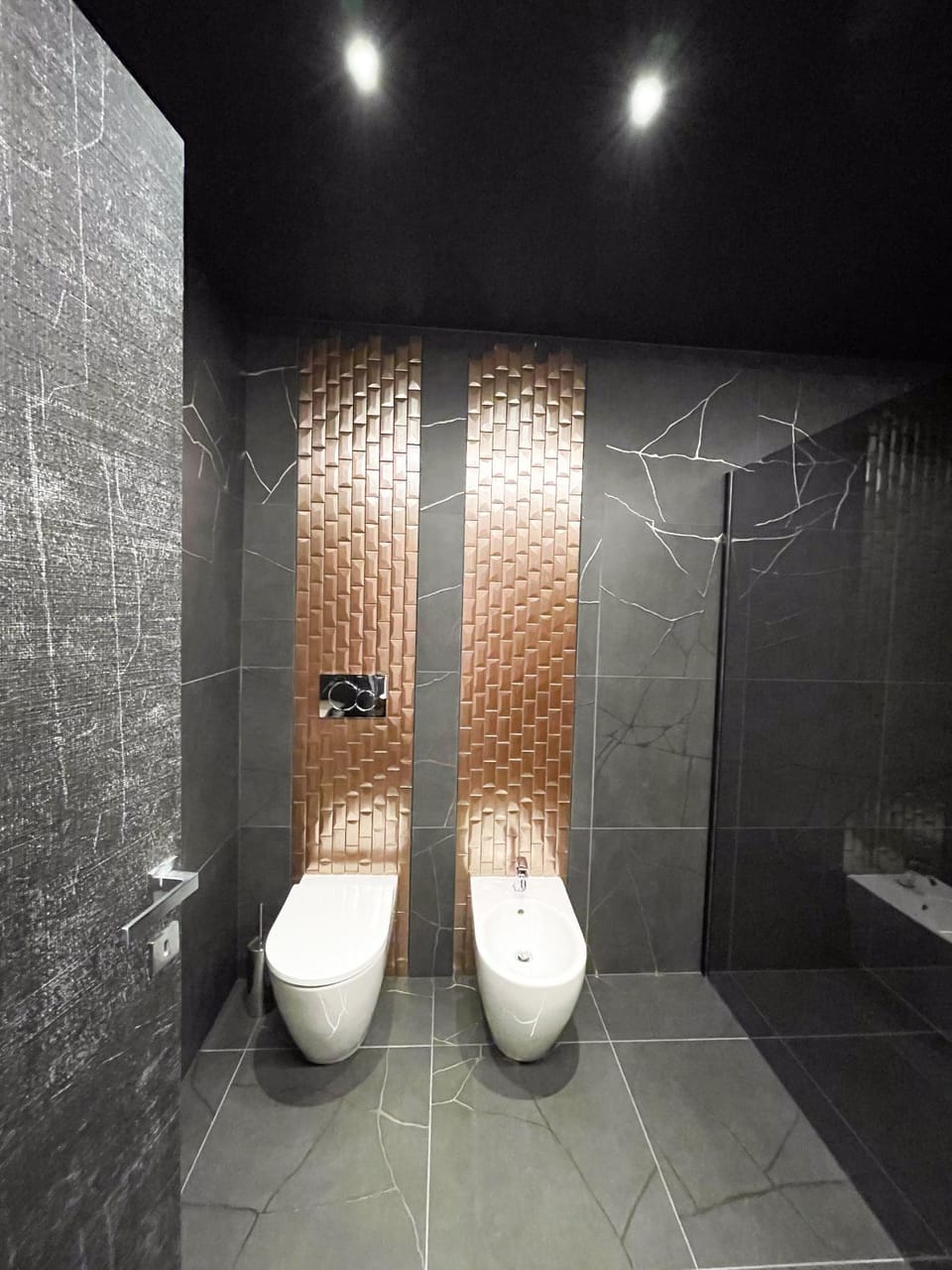 Toilet, Bathroom, Decorative detail