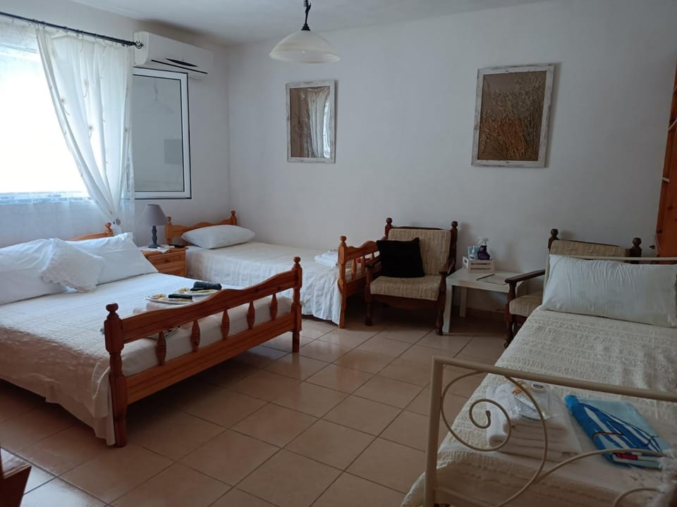 Yria Suite Zakynthos House in Katastari
