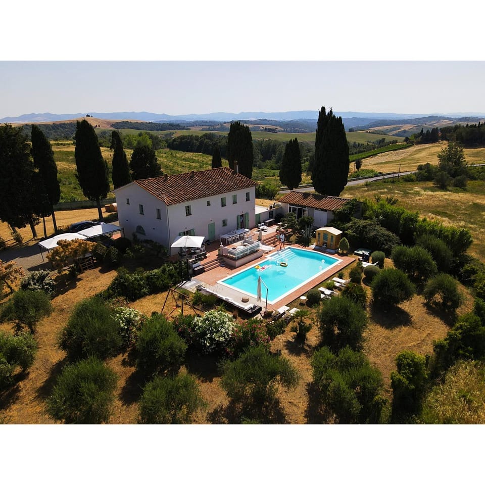 Bird's eye view, Pool view