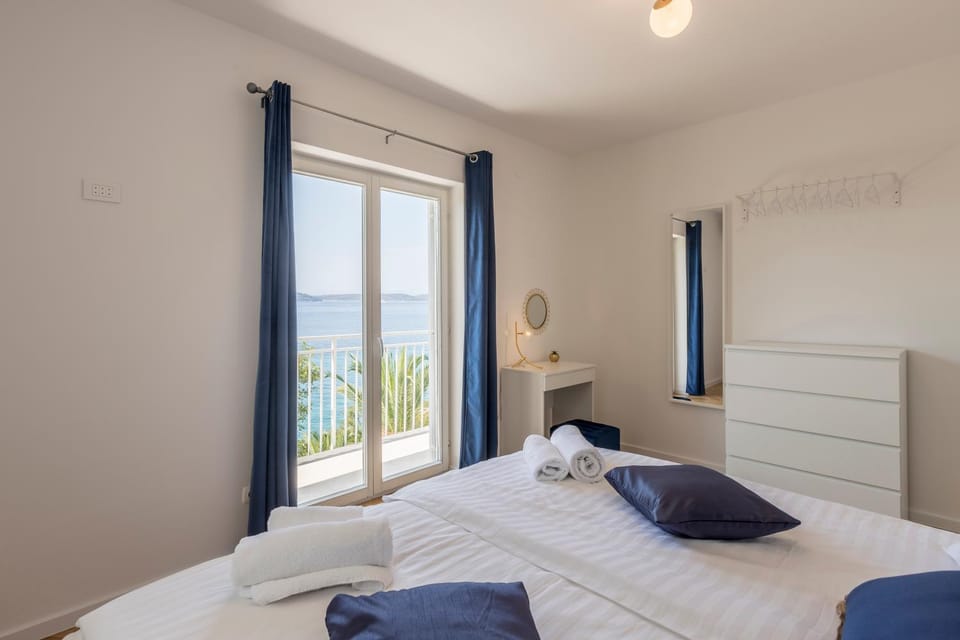 Bedroom, Sea view