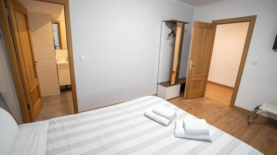 Bed, Photo of the whole room, Bedroom, towels, wardrobe