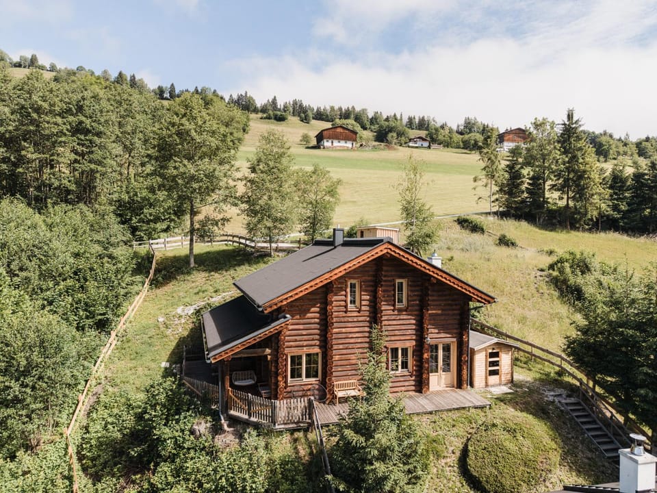 Property building, Spring, Day, Natural landscape, Mountain view