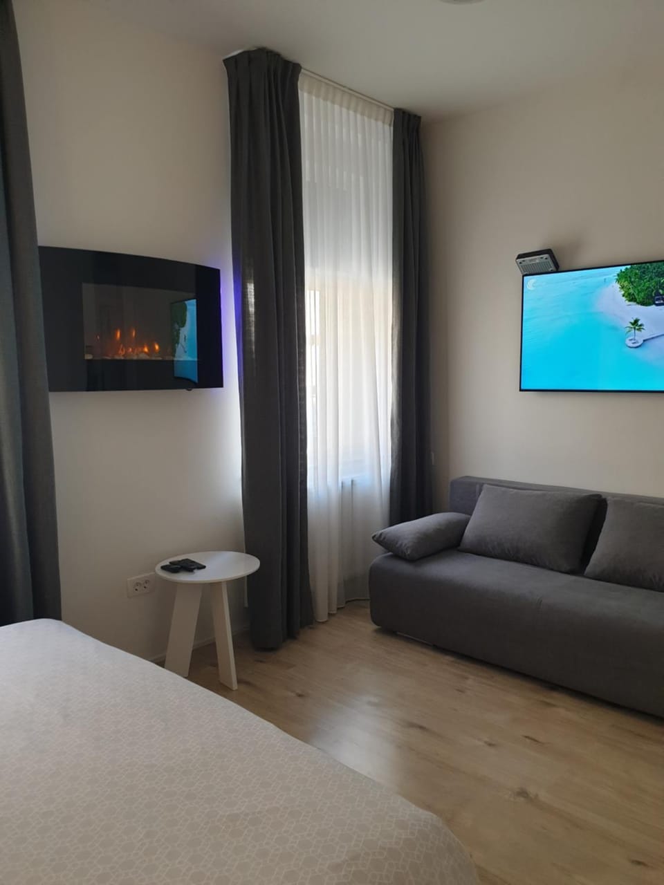 TV and multimedia, Seating area