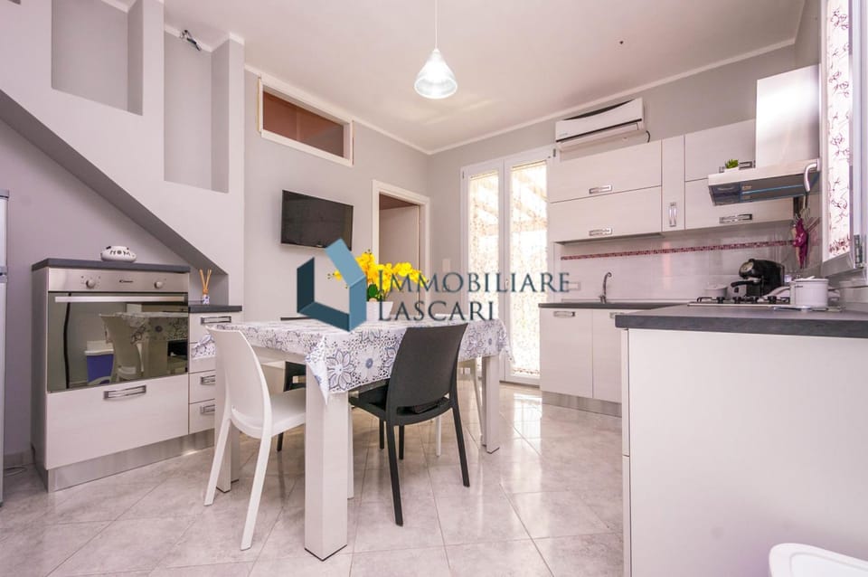 Kitchen or kitchenette, kitchen