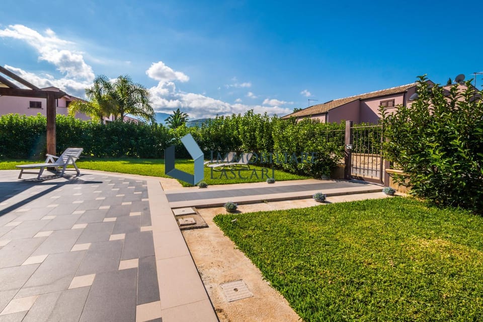 Garden view, Garden view