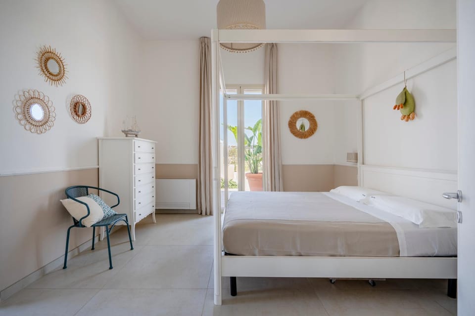 Bed, Bathroom, Photo of the whole room, Bedroom, towels