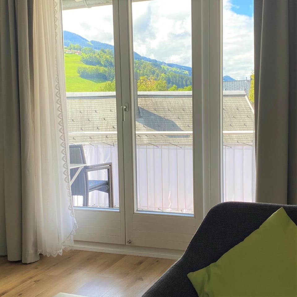 Living room, Mountain view