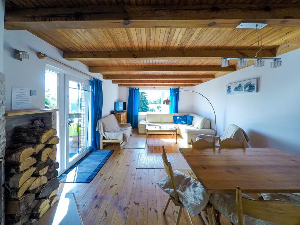 Domek na Kaszubach House in Pomeranian Voivodeship