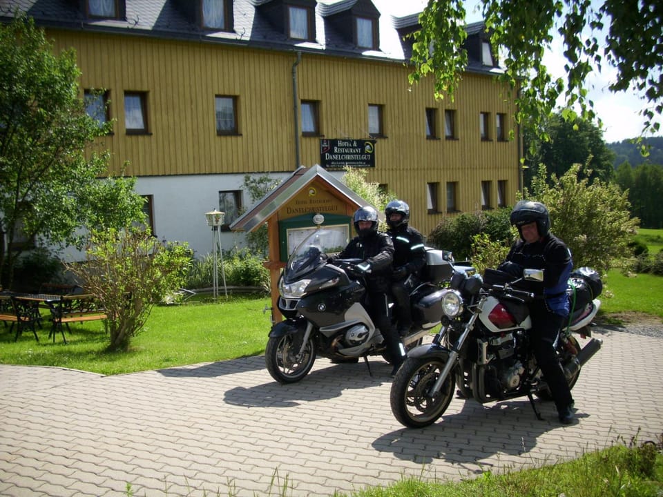 Activities, group of guests