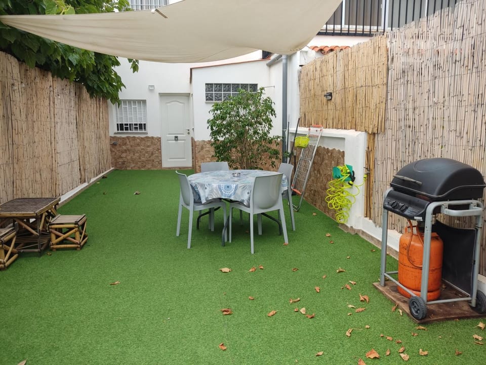Patio, BBQ facilities
