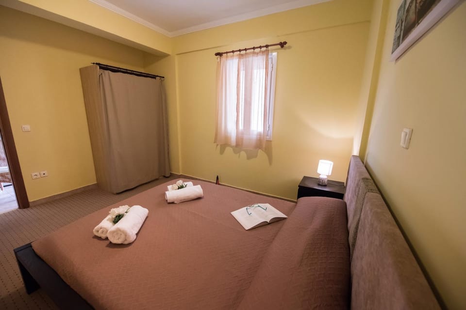 Bed, Photo of the whole room, Bedroom, towels, wardrobe