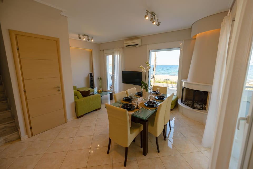 View (from property/room), Living room, Dining area, Sea view