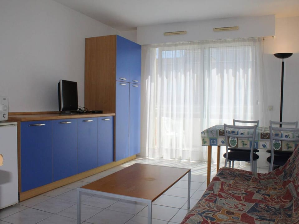 Appartement 3 pièces avec piscine, proche plage et commerces - Villeneuve-Loubet, idéal pour 4 personnes - FR-1-252A-40 Apartment in Villeneuve-Loubet