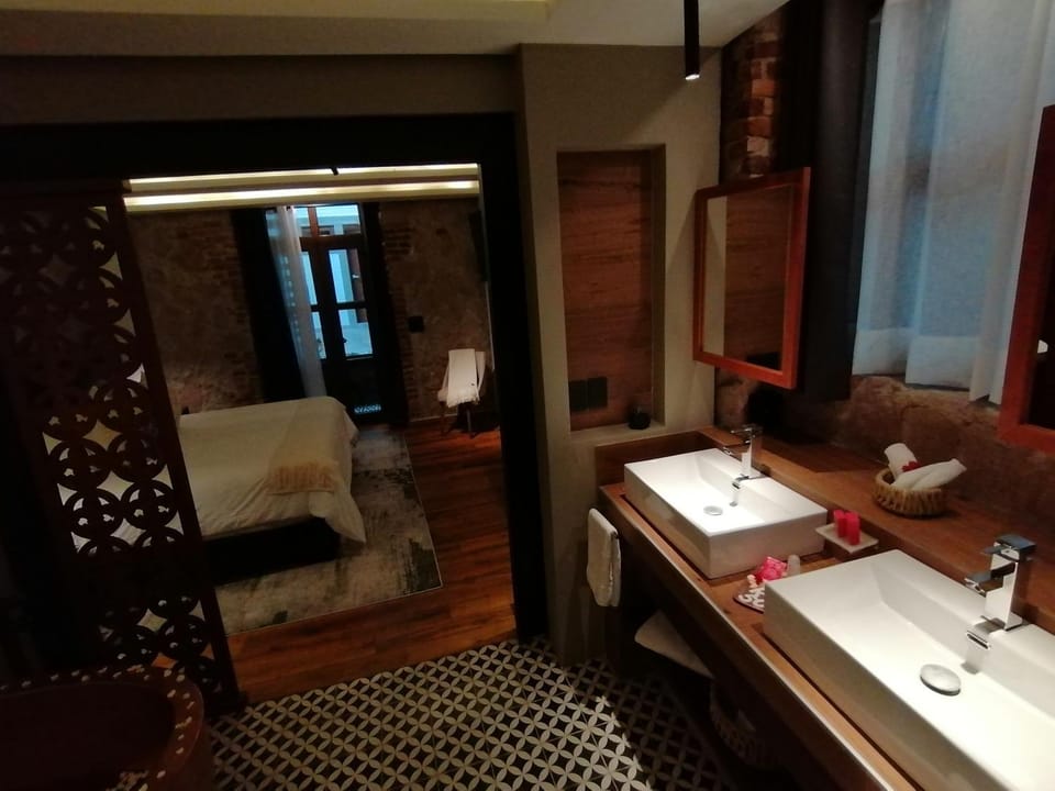 Bathroom, Bedroom