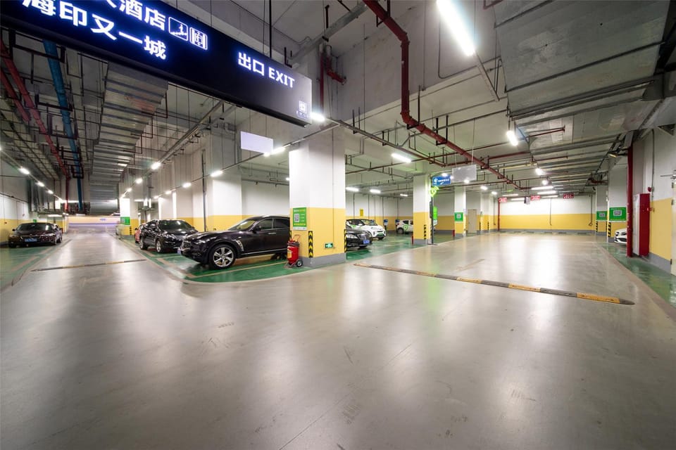 ROOMME Hotel Guangzhou Changlong South Village Wanbo CBD Apartment hotel in Guangzhou