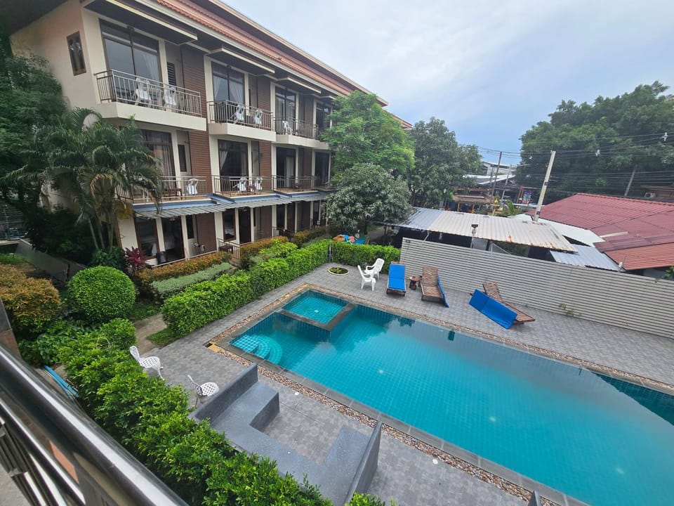 Property building, Garden view, Pool view, Swimming pool