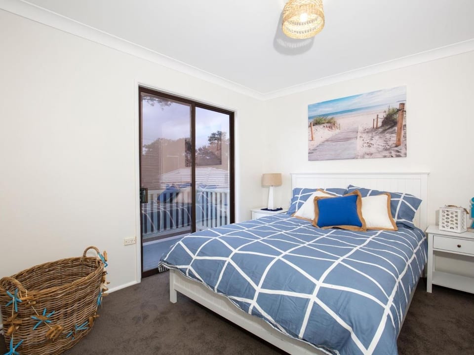 Palms I Pet Friendly I 2 Mins to Beach House in Culburra Beach