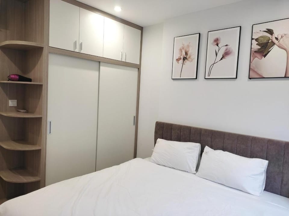 BOM HOMES- VINHOMES OCEAN PARK- SERVICE APARTMENt Apartment in Laos