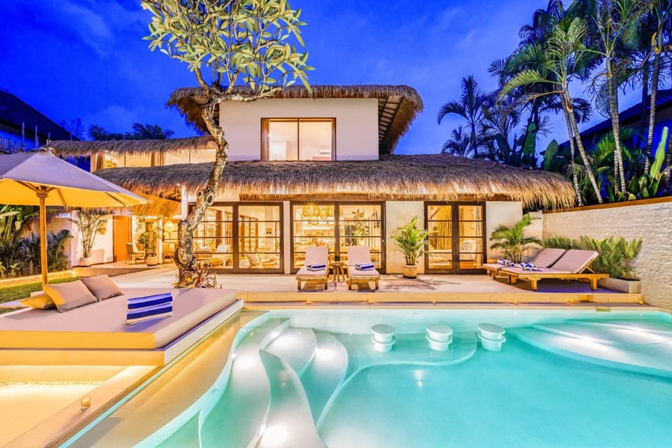 Villa Aurora - Private 6 BDR Villa in Seminyak, prime Location, Pool & Garden Villa in Kuta