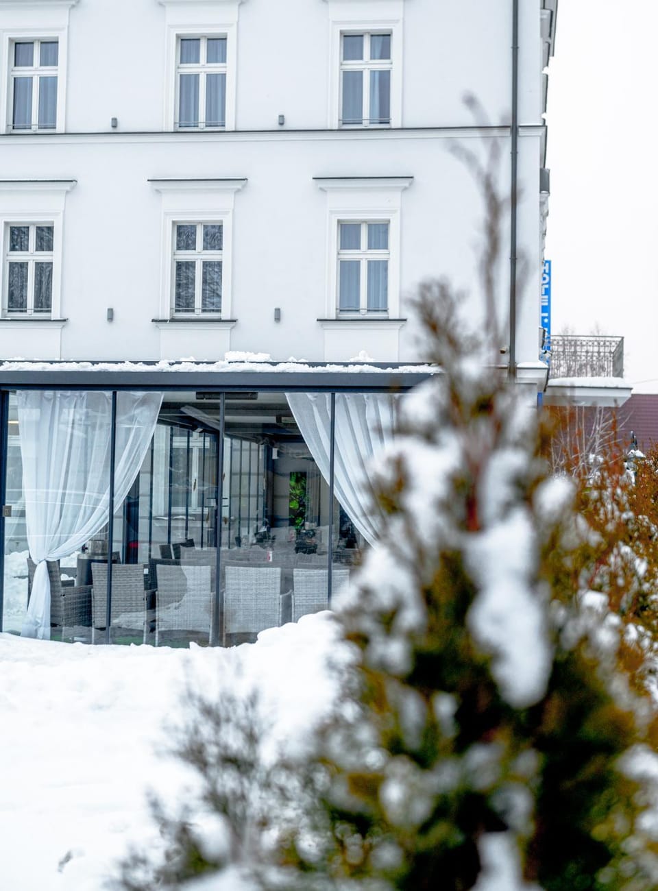 Property building, Day, Winter, Balcony/Terrace
