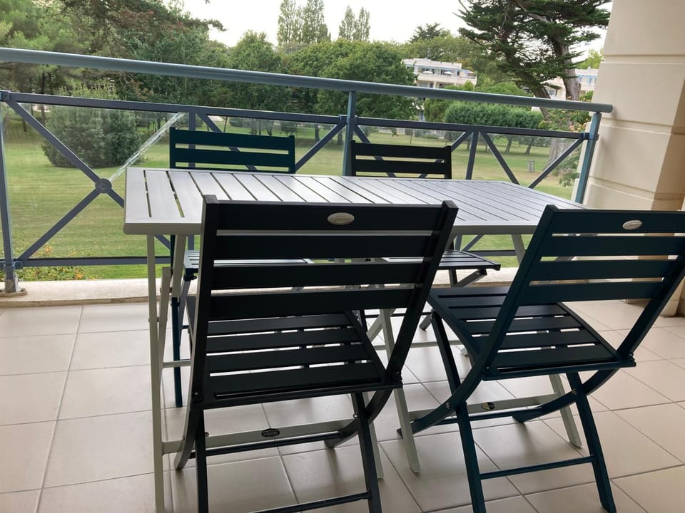 Balcony/Terrace, Garden view