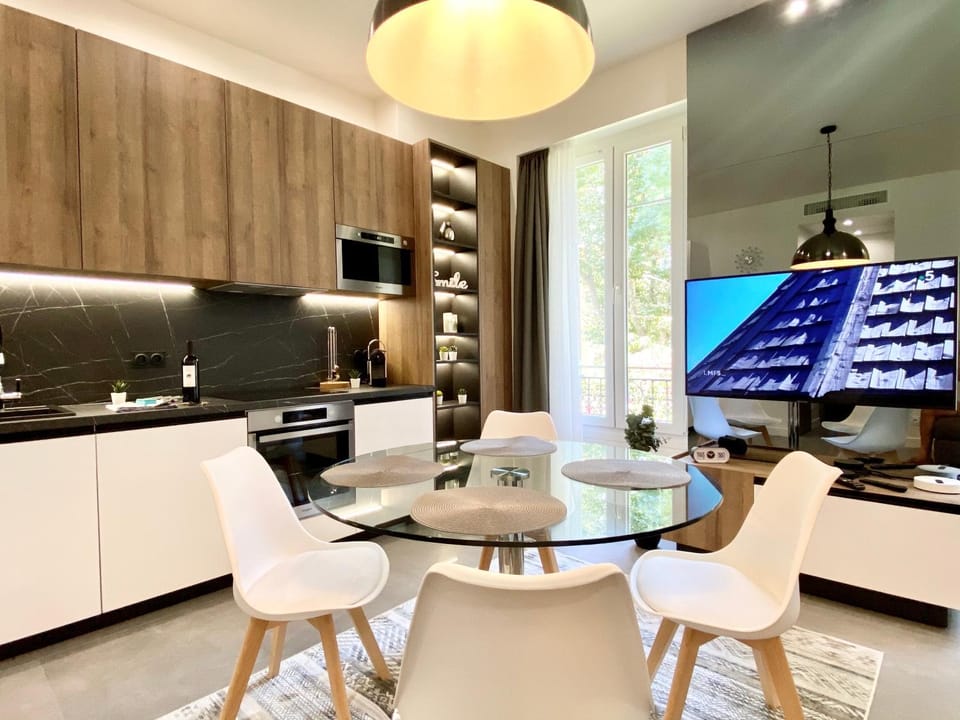 TV and multimedia, Kitchen or kitchenette, Dining area