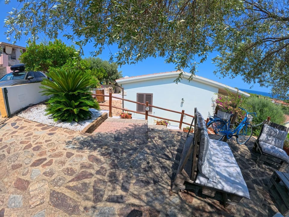 Property building, Patio, Garden