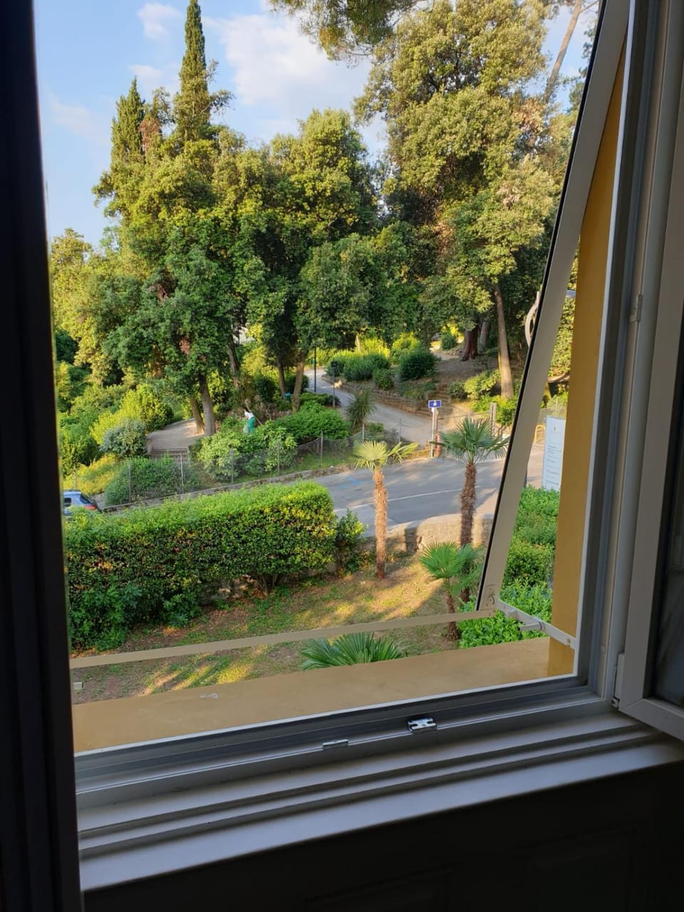 Neighbourhood, Garden view