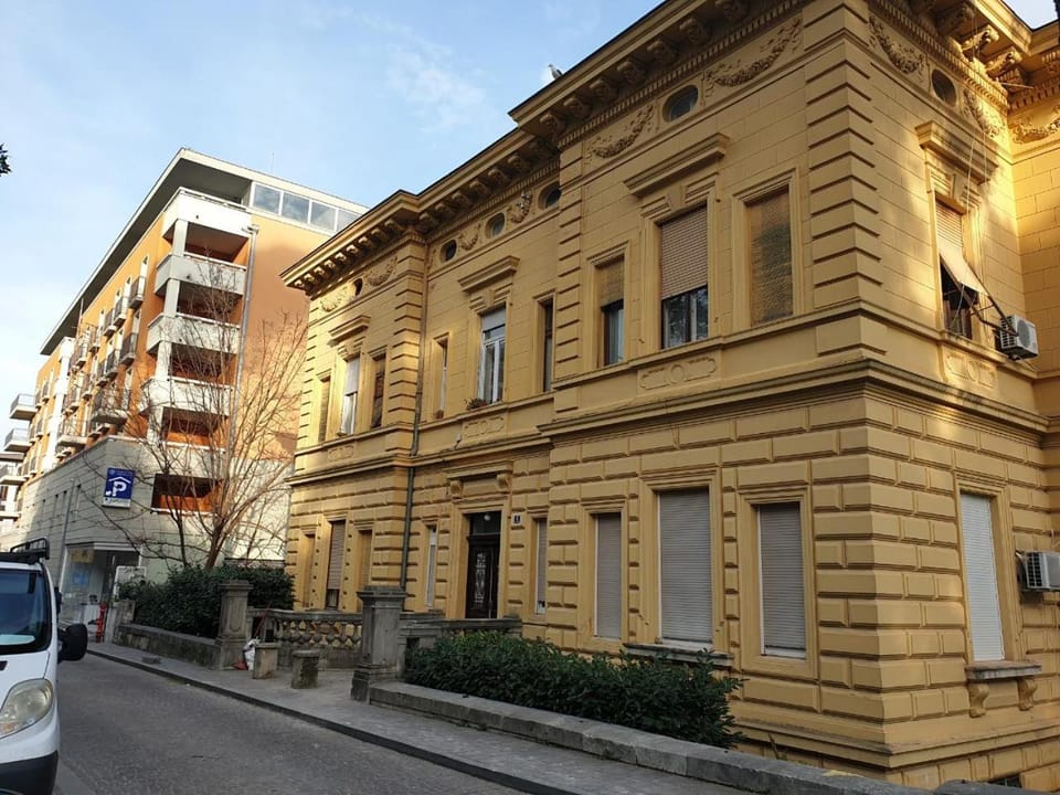 Facade/entrance