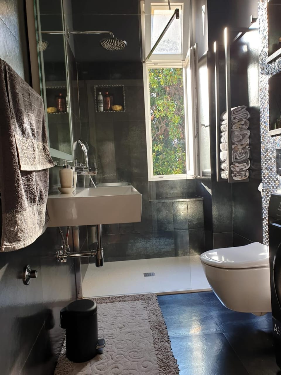 Shower, Toilet, Bathroom
