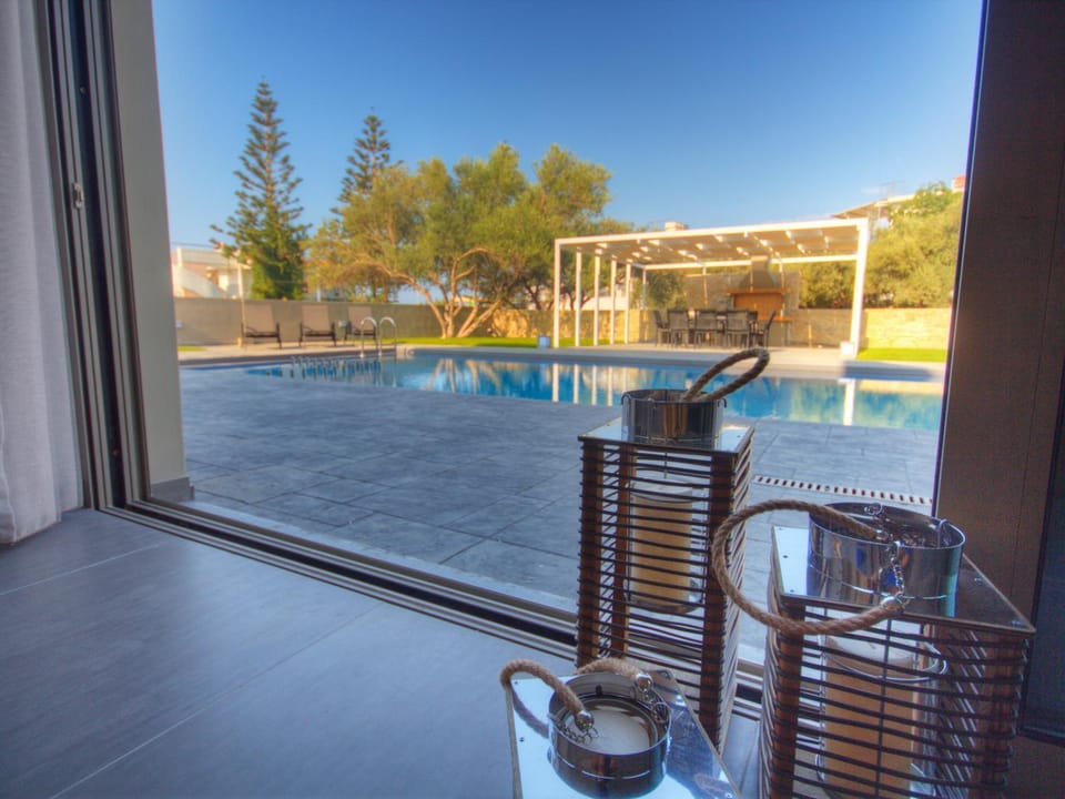 Patio, Day, Pool view, Swimming pool, sunbed