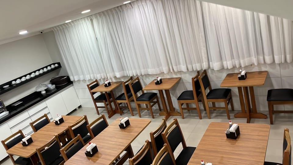 Restaurant/places to eat, Banquet/Function facilities