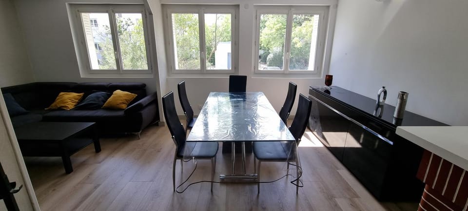 Living room, Seating area, Dining area