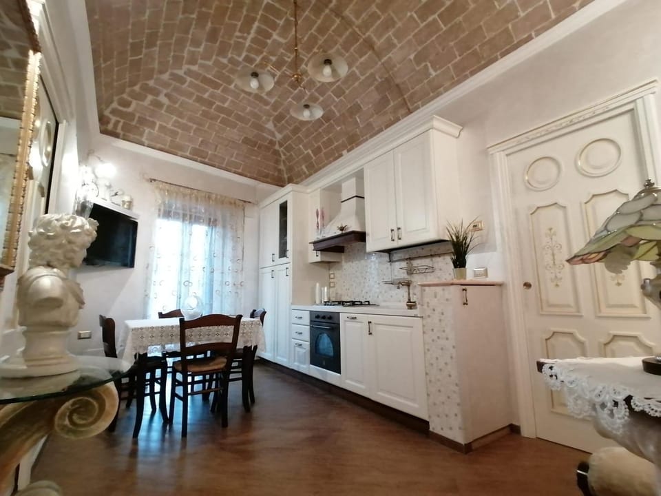 TV and multimedia, Kitchen or kitchenette, Living room, Dining area, dishwasher, oven, stove