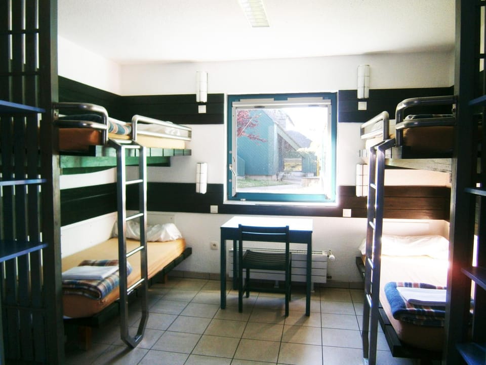 Bed, Bedroom, bunk bed