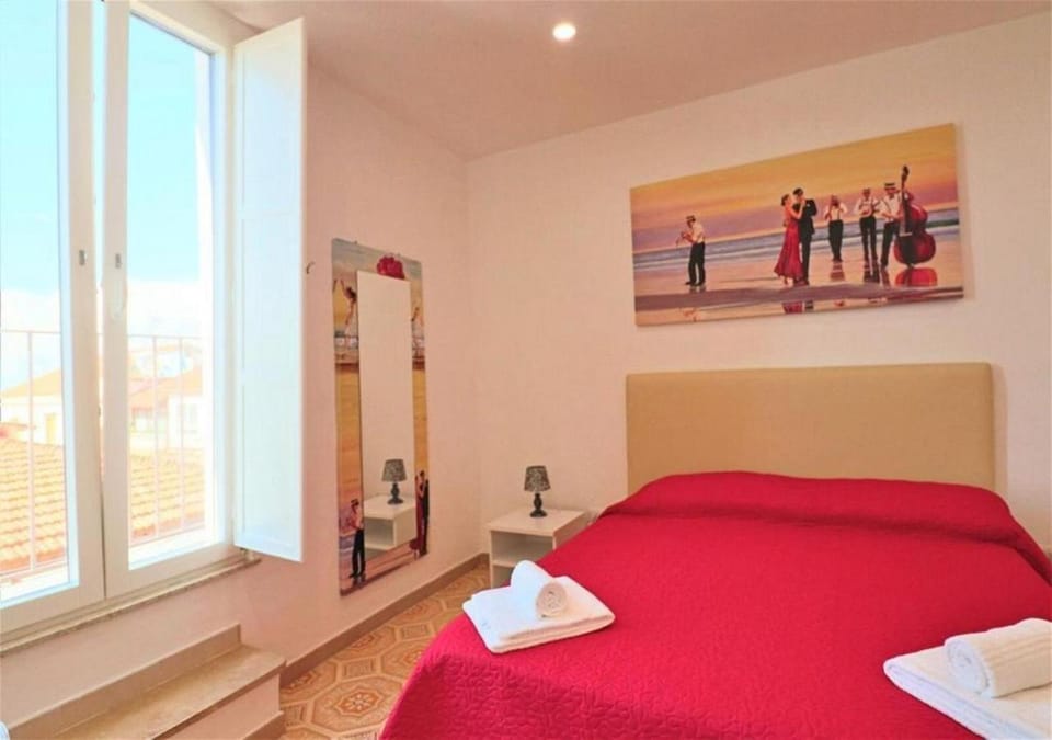 Photo of the whole room, Decorative detail, Bedroom