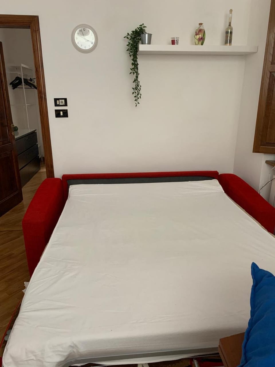 Bed, Living room
