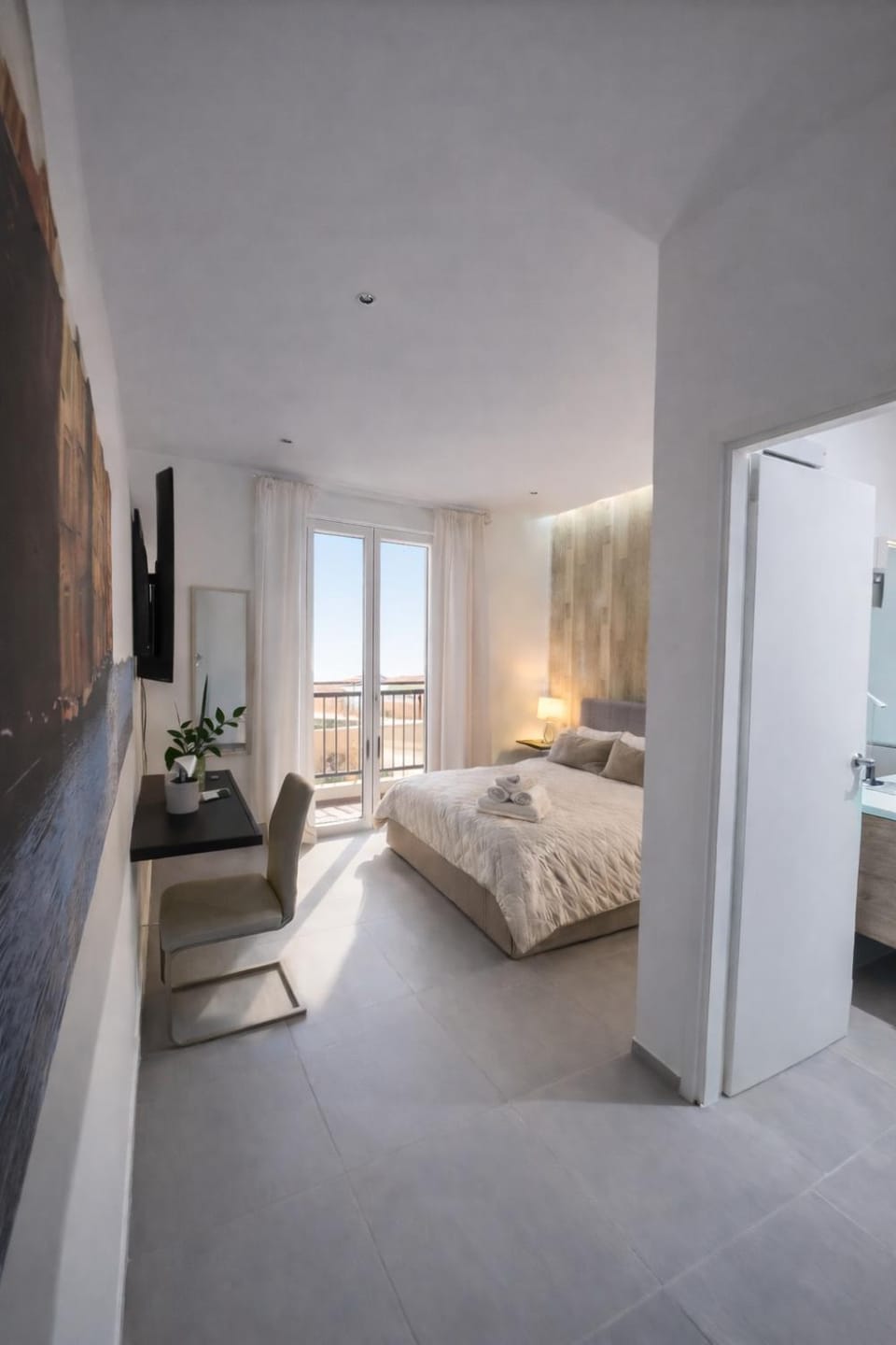 Bed, TV and multimedia, Photo of the whole room, Seating area, Bedroom