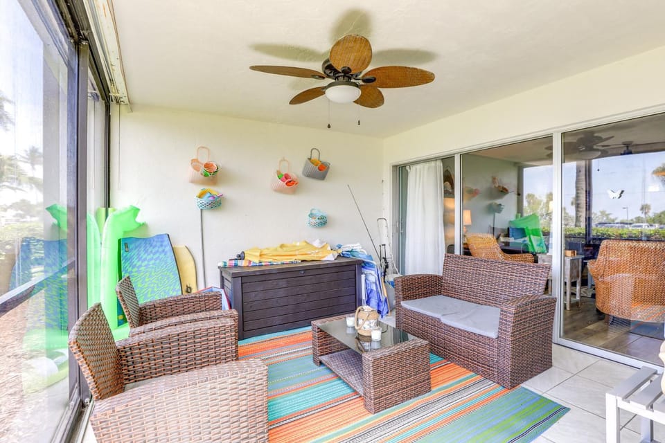 Beachfront Siesta Key Condo w/ Enclosed Patio House in Siesta Beach