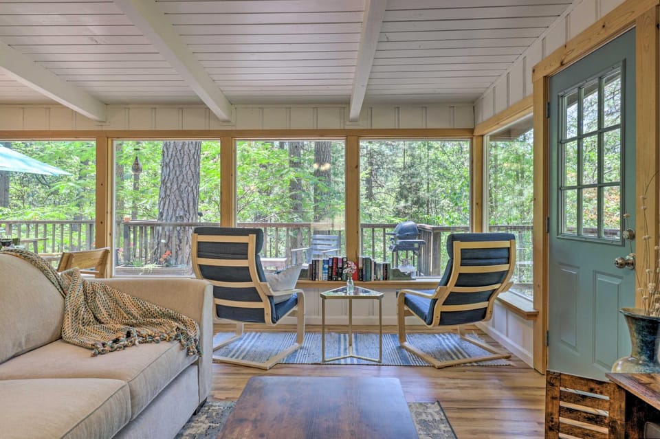 Loch Lomond Cabin w/ Hot Tub, Near Wineries! Cabin in San Francisco Bay Area