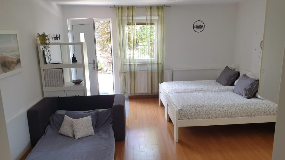 Studio EMMA Ljubljana - FREE parking, AC, Wifi Apartment in Ljubljana