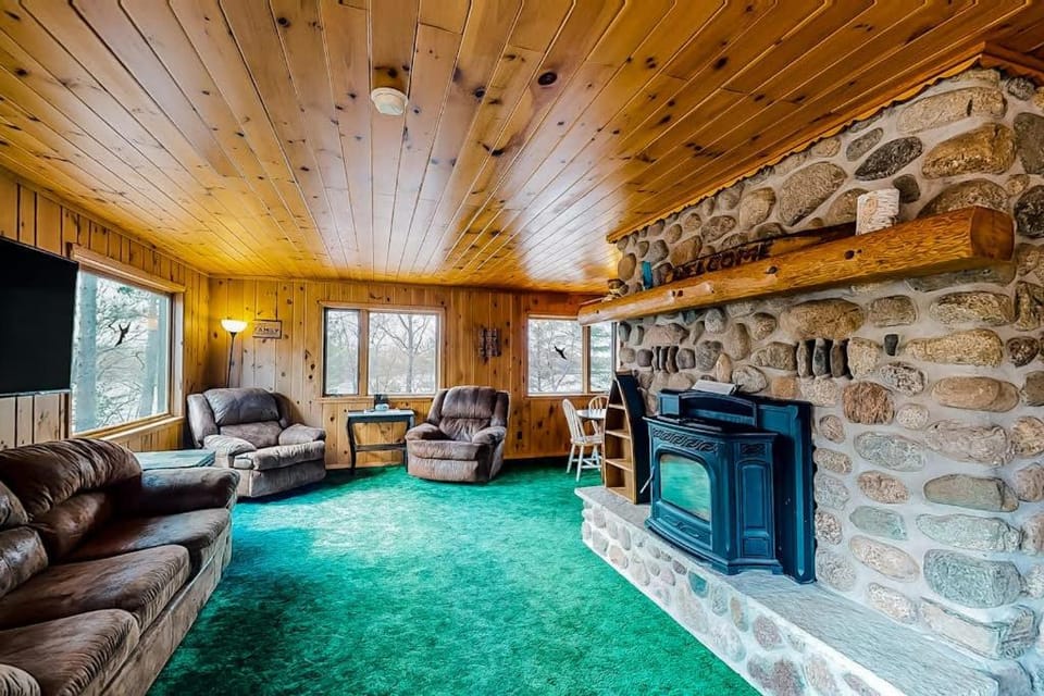 Mitten Lake Retreat House in Wisconsin