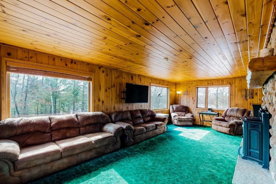 Mitten Lake Retreat House in Wisconsin