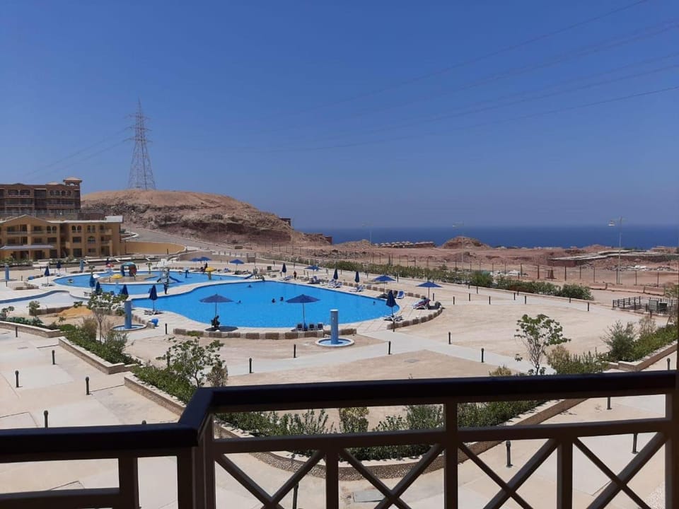 بورتو السخنه الكاربيان العاب مائيه - عائلات فقط Apartment in Egypt