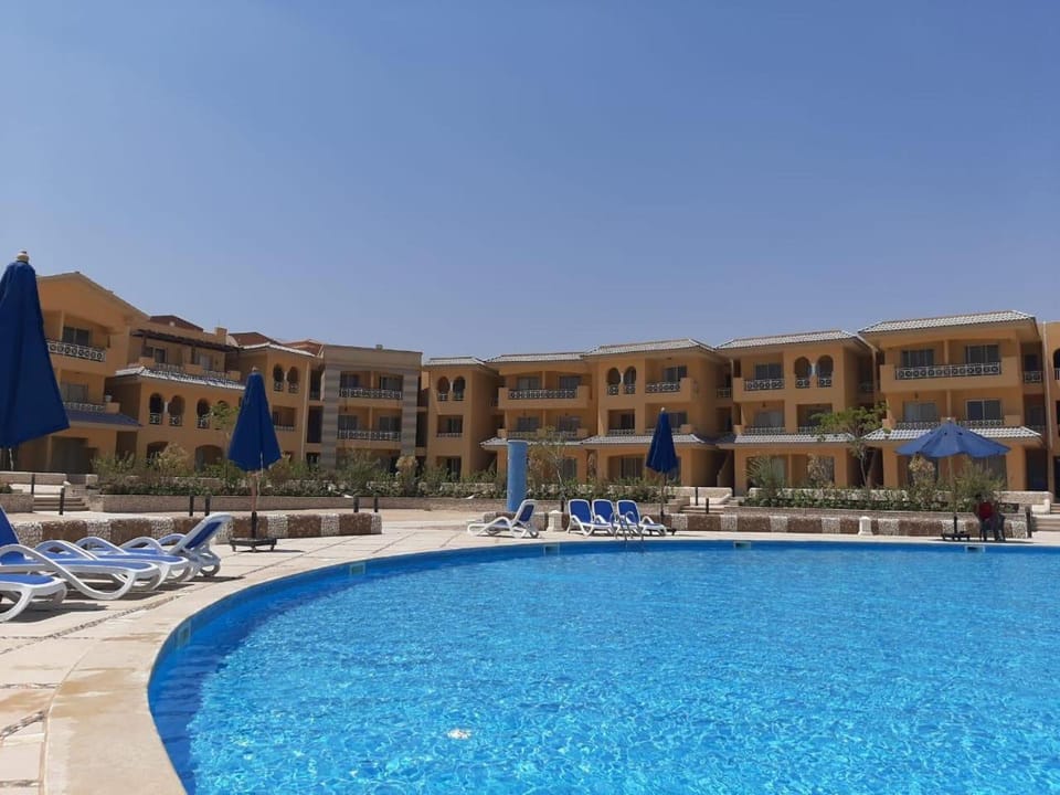 بورتو السخنه الكاربيان العاب مائيه - عائلات فقط Apartment in Egypt